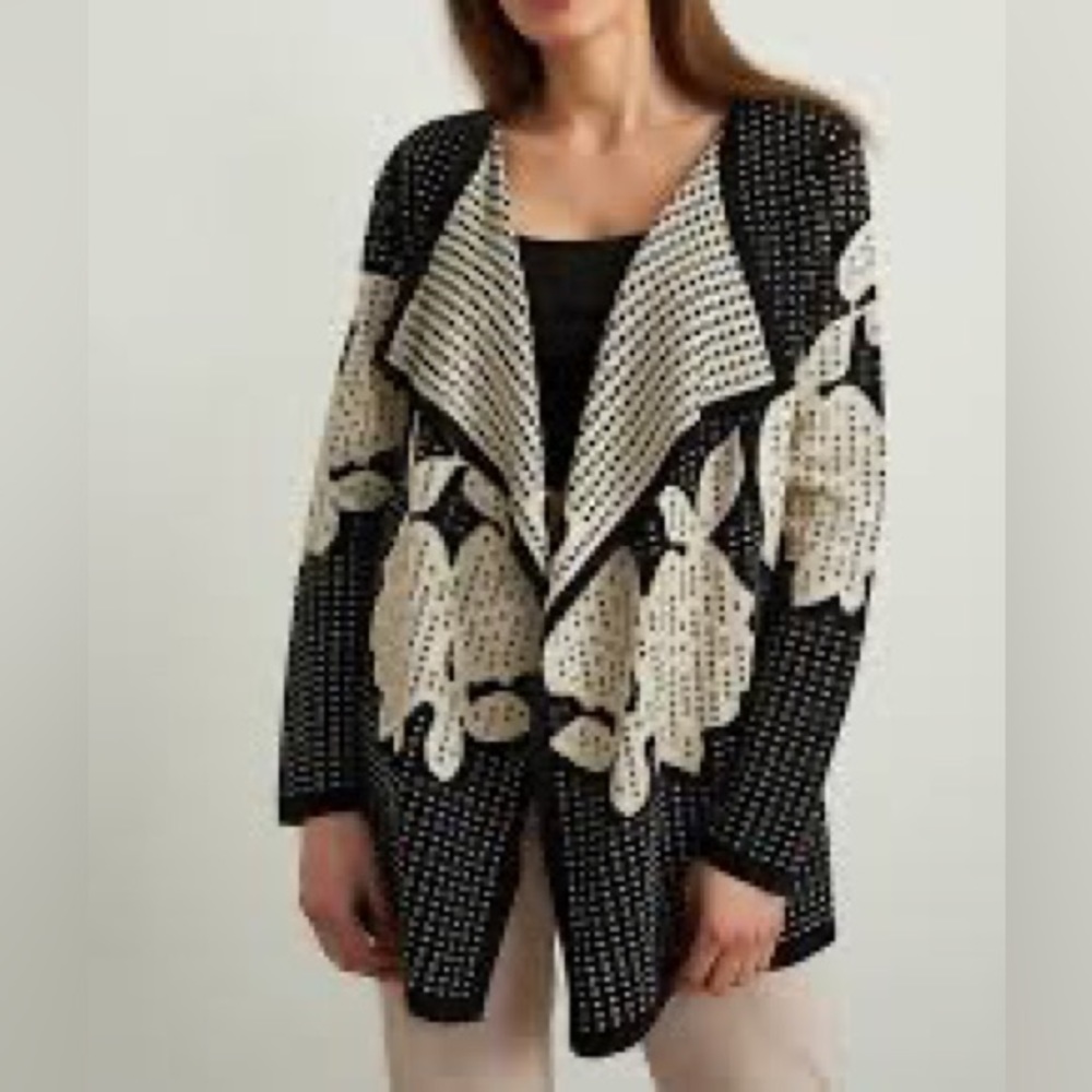 🎉HP🎉NWT🌸Gorgeous Shimmer Black and Cream Patter Long Knit Jacket